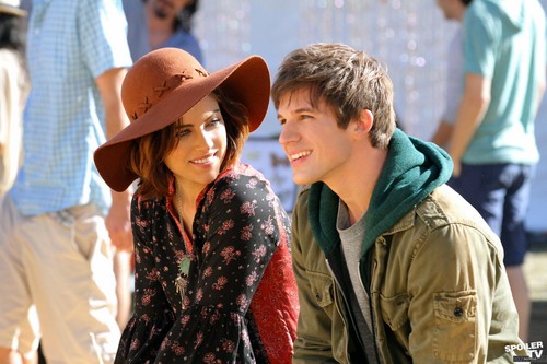  90210 - Episode 4.18 - Blood Is Thicker Than Mud - Promotional تصاویر