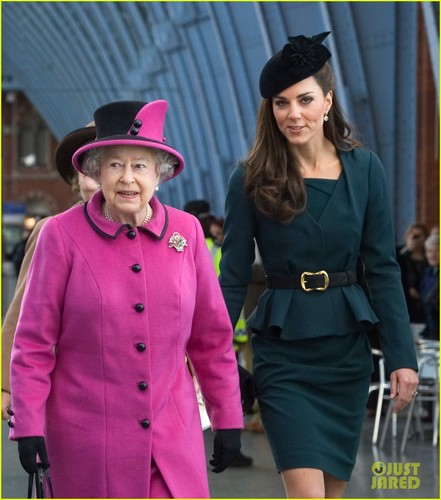  Duchess Kate & queen Elizabeth: Londres to Leicester!
