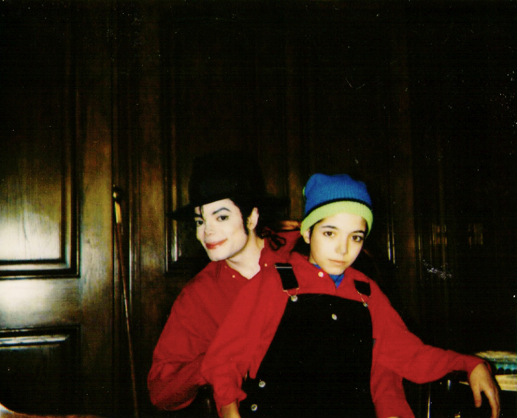 Personal-picture-of-Michael-Jackson-and-Omer-omer-bhatti-29675117-1023-826.jpg