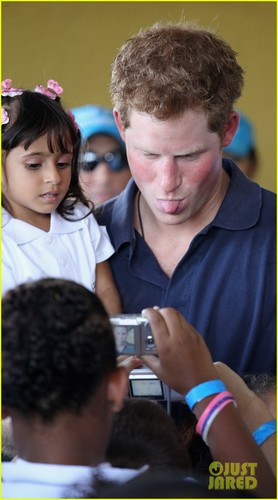  Prince Harry Disguises Himself as Prince William!