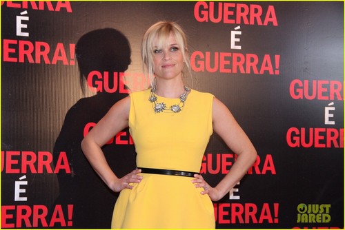  Reese Witherspoon: 'This Means War' Rio Premiere!