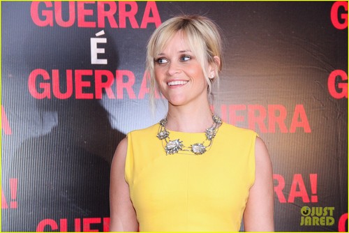  Reese Witherspoon: 'This Means War' Rio Premiere!