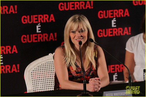 Reese Witherspoon: 'War' Photo Call in Rio