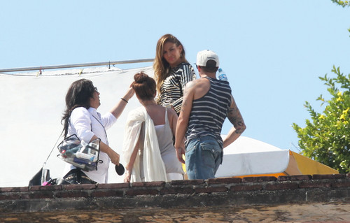  Filming A 音乐 Video In Acapulco [11 March 2012]