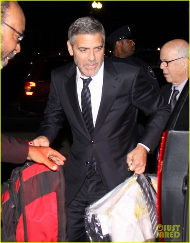  George Clooney: Sudan Government Committing 'War Crimes'