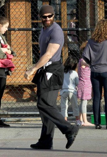 Hugh Jackman runs, plays in a NY park with daughter Ava,