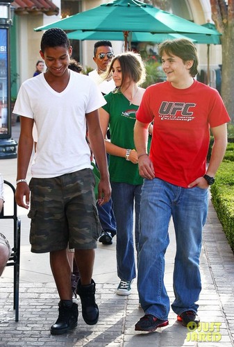  Jaafar Jackson, Paris Jackson and Prince Jackson at the Commons in Calabasas March 11th 2012