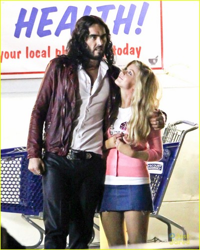  Julianne Hough: Filming in New Orleans with Russell Brand
