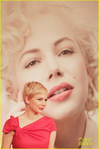  Michelle Williams: 'Marilyn' Tokyo Press Conference!