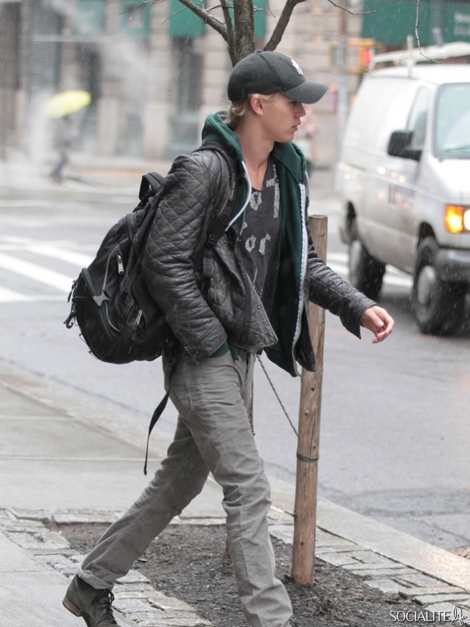 Austin Butler Robb Start Filming'The Carrie Diaries'