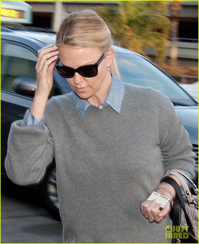  Charlize Theron Speaks Out For Marriage Equality