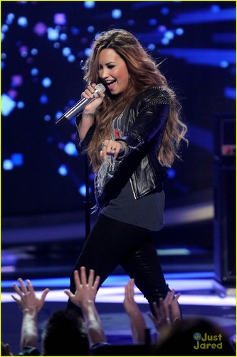  Demi Lovato: 'Give Your сердце A Break' on American Idol