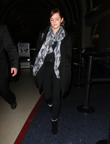  Emma at LAX Airport - March 18, 2012 - HQ