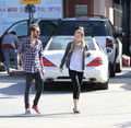 Grabbing lunch with Cheyne and Jen in Studio City [19th March] - miley-cyrus photo