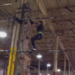  Jennifer Lawrence boom climbing training for The Hunger Games.