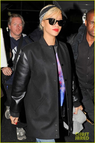  rihanna 'Flipped Out' Over New Tattoo!