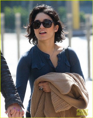 Vanessa Hudgens Blogs About Candy's 'Thug Life'