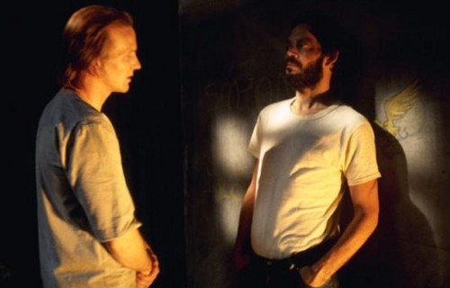  William Hurt as Molina and Raul Julia as Valentin in キッス of the クモ, スパイダー Woman