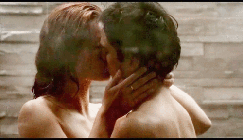  Damon and Sage baciare