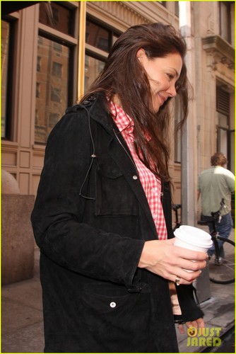 Katie Holmes: Coffee Break in NYC
