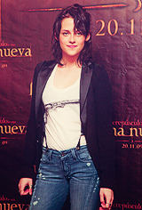  Kristen Stewart - New Moon Premiere in Mexico