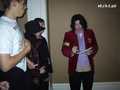 Michael Jackson giving autographs ♥ ♥ ♥ - michael-jackson photo