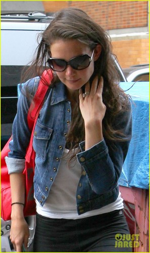  Katie Holmes: Early Morning Workout