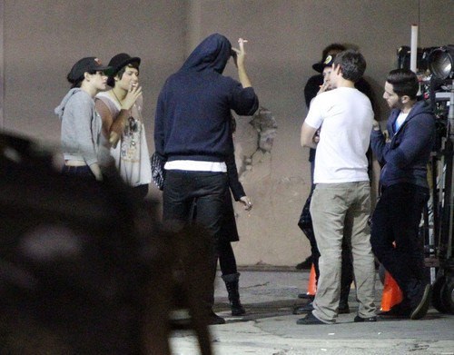 Kristen Stewart & Robert Pattinson out with friends in Los Angeles, California - March 26, 2012.