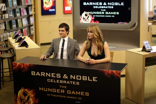  THG book signing at Barnes and Noble