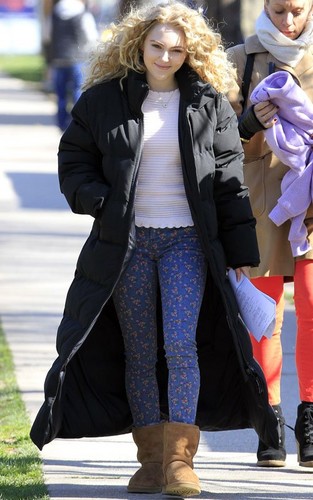  AnnaSophia Robb on the set of 'The Carrie Diaries' in Brooklyn