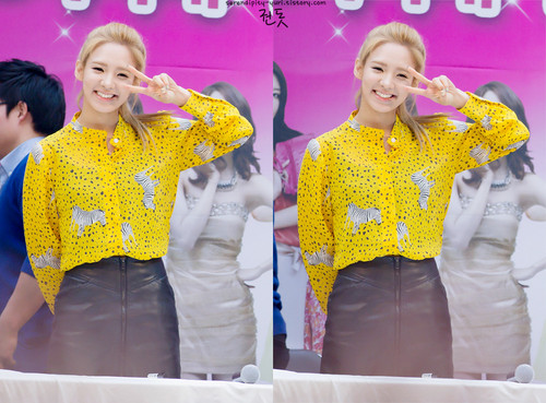 Hyoyeon @ Lotte Department Fan Signing Event