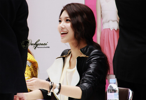Sooyoung @ Lotte Department Fan Signing Event