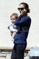 Walking, talking and carrying Aleph in LA (March 28th 2012) - natalie-portman photo