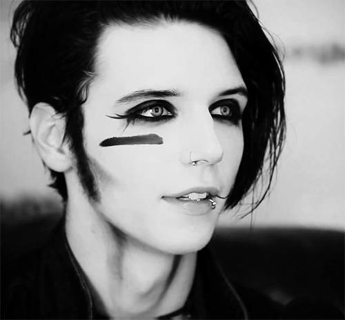 ° Andy°