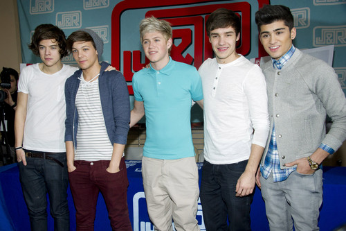  Hi!They are One Direction!<3