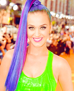  Katy on the Red Carpet at the 2012 Kids Choice Awards
