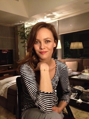  Vanessa Paradis advertises bracelet from James Birkin, released in support of victims in Japon