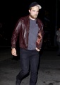 *NEW* Pics Robert Pattinson Out & About In LA Last Night 4th April - robert-pattinson photo