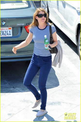 Ellen Pompeo Leaves Lunch in a Hurry