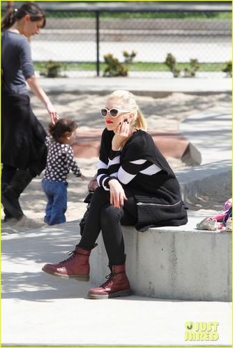 Gwen Stefani: Picnic at the Park with Kingston & Zuma