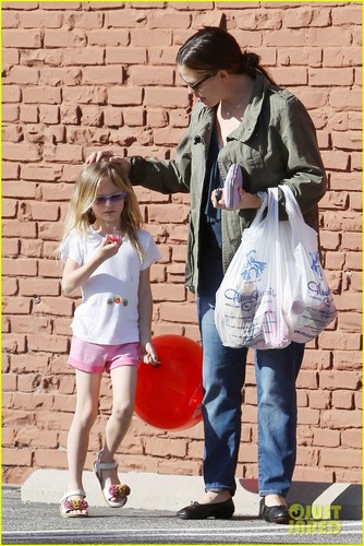  Jennifer Garner & Violet: Shoe Shopping