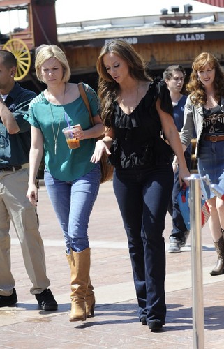  On The Set Of The Client 列表 in Los Angeles [3 April 2012]