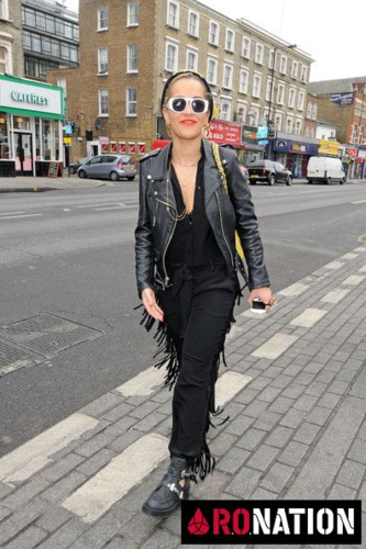  Rita Ora - Out In Лондон - February 13, 2012