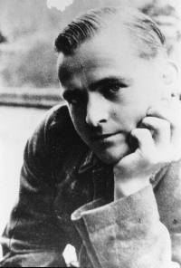  Willi Graf (2 January 1918 – 12 October 1943 )
