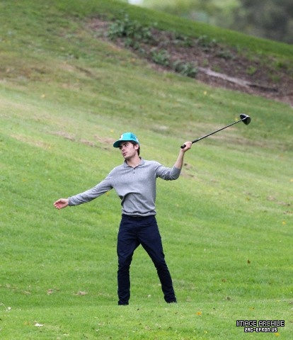 Zac Efron - Playing Golf In Sydney 2012