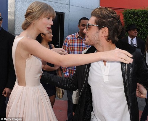  Zac and Taylor