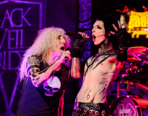 <3<3<3<3Andy & Dee<3<3<3<3
