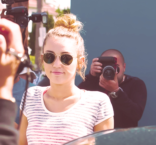  11/04 Leaving A Pilates Class In West Hollywood