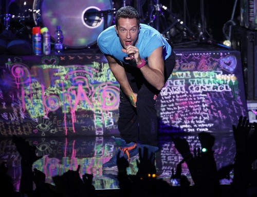  Coldplay Opens Up The 2012 BRIT Awards <3