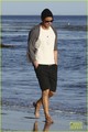 Josh Hartnett: Barefoot Beach Stroll! - josh-hartnett photo